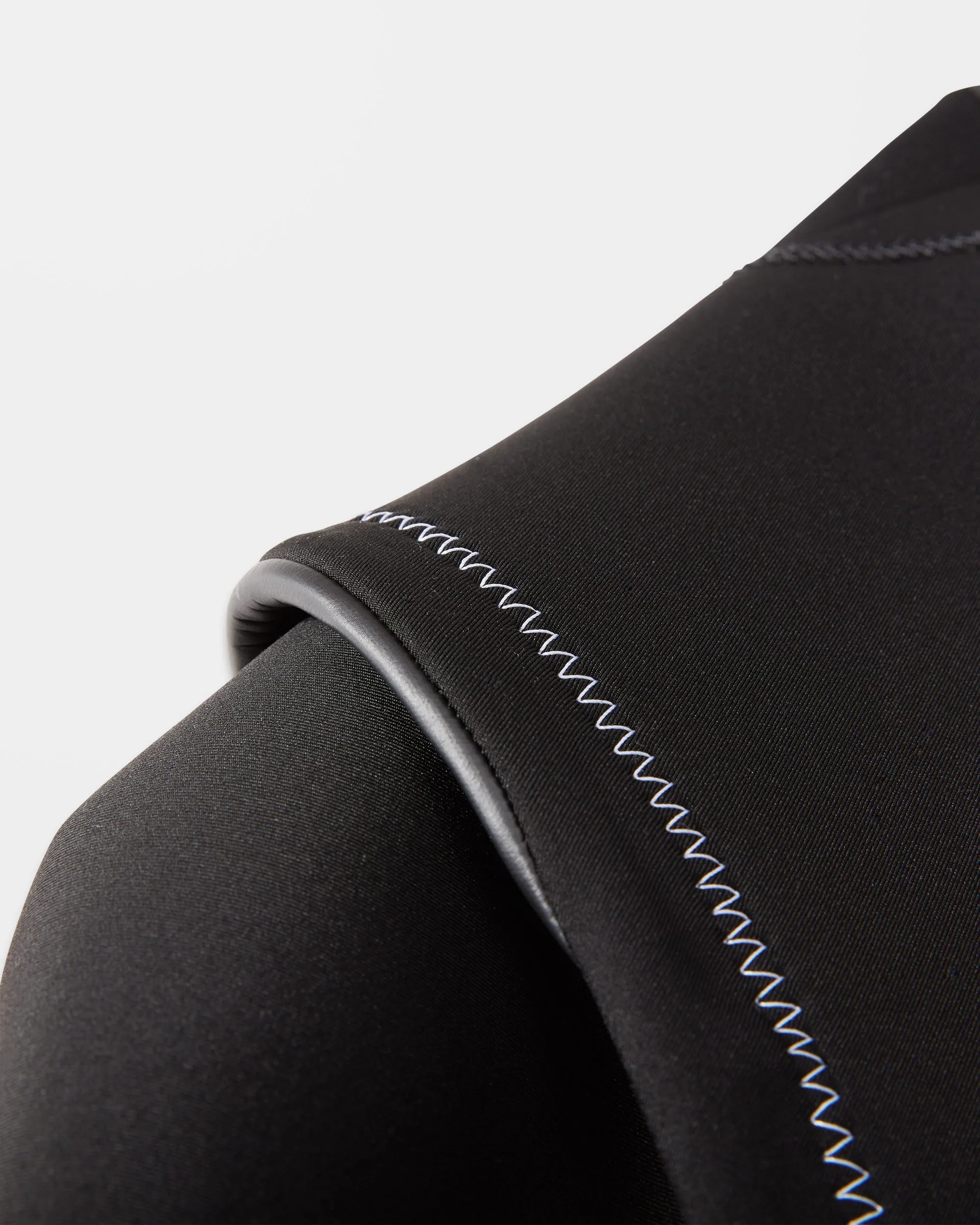 Combinaison de Surf Modulator Intégrale 3/2 mm Zippée Poitrine - BLACK