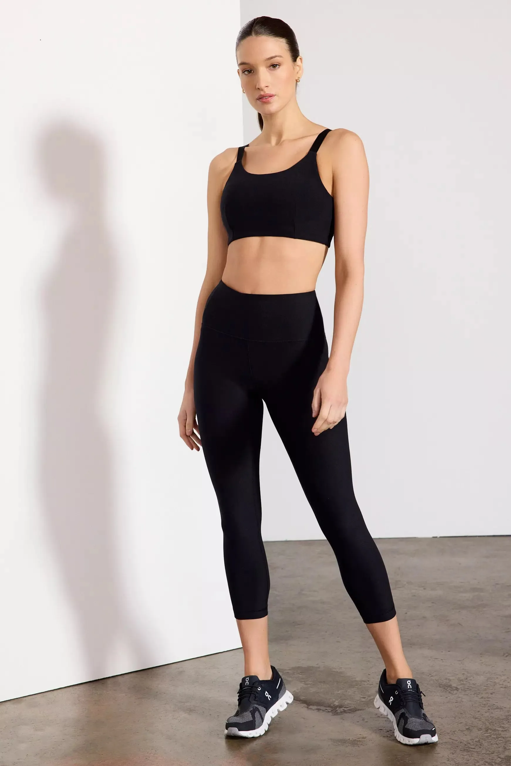 Explore Capri Legging - Black