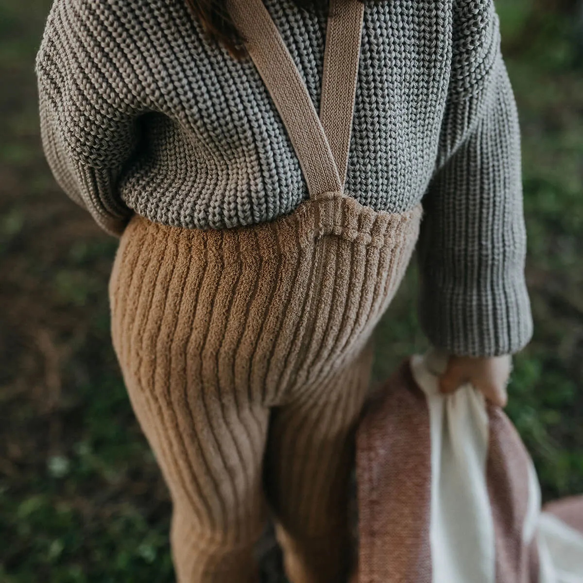Granny Teddy Leggings mit Hosenträgern aus Bio Baumwolle
