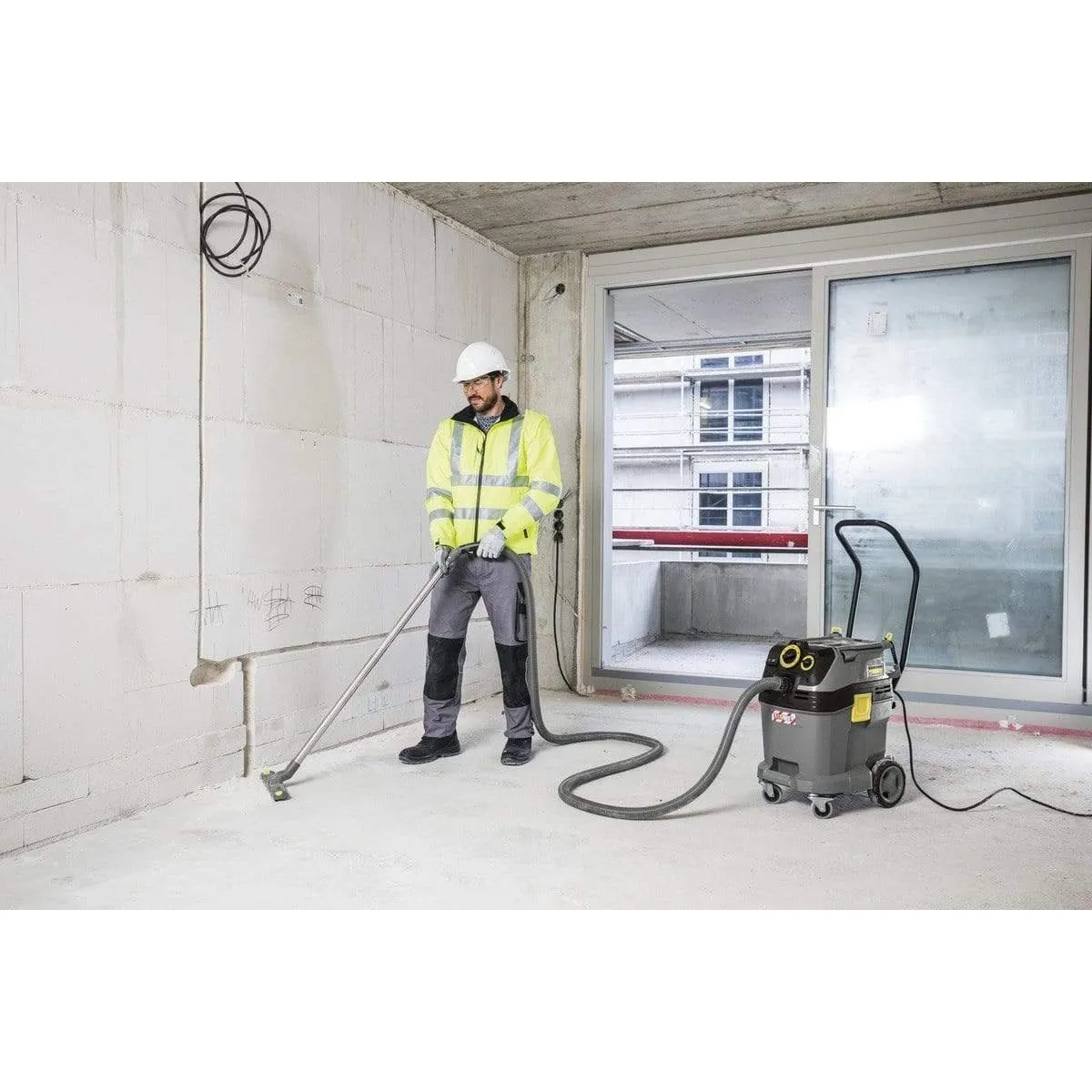 Karcher 40L Wet & Dry Vacuum Cleaner - NT 40/1 Tact Te L