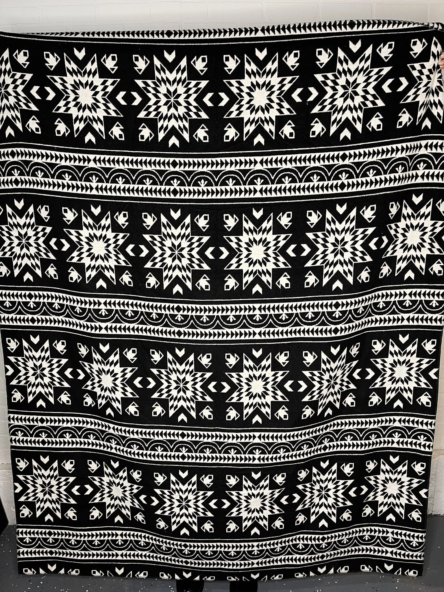 POLAR - Human Throw Blanket