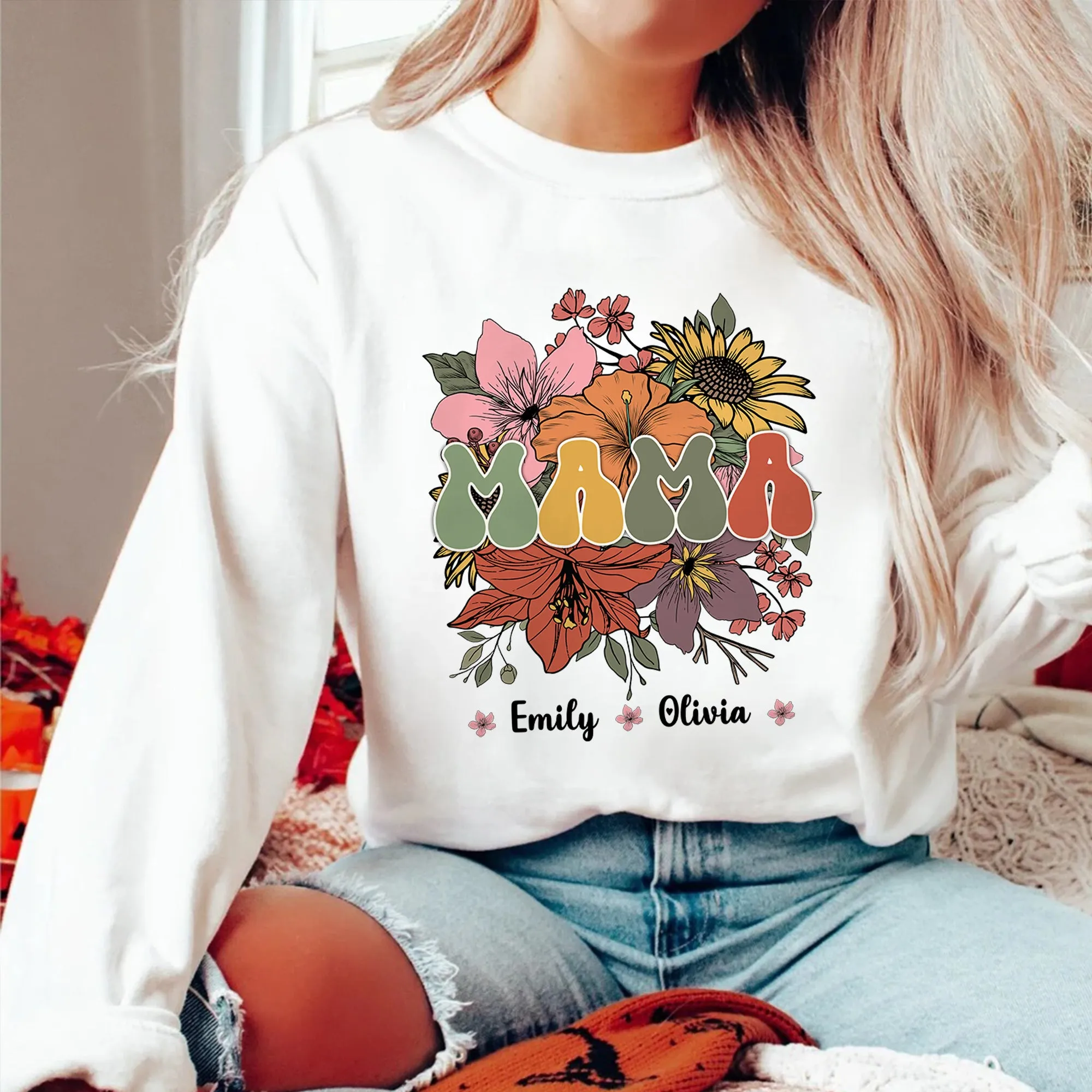 Retro Floral Mama Sweatshirt, Shirt for Mom for Mother's Day, Mama Crewneck, Mom Shirt for Mom for Mother's Day, Mama T-shirt, Mothers Day Gift