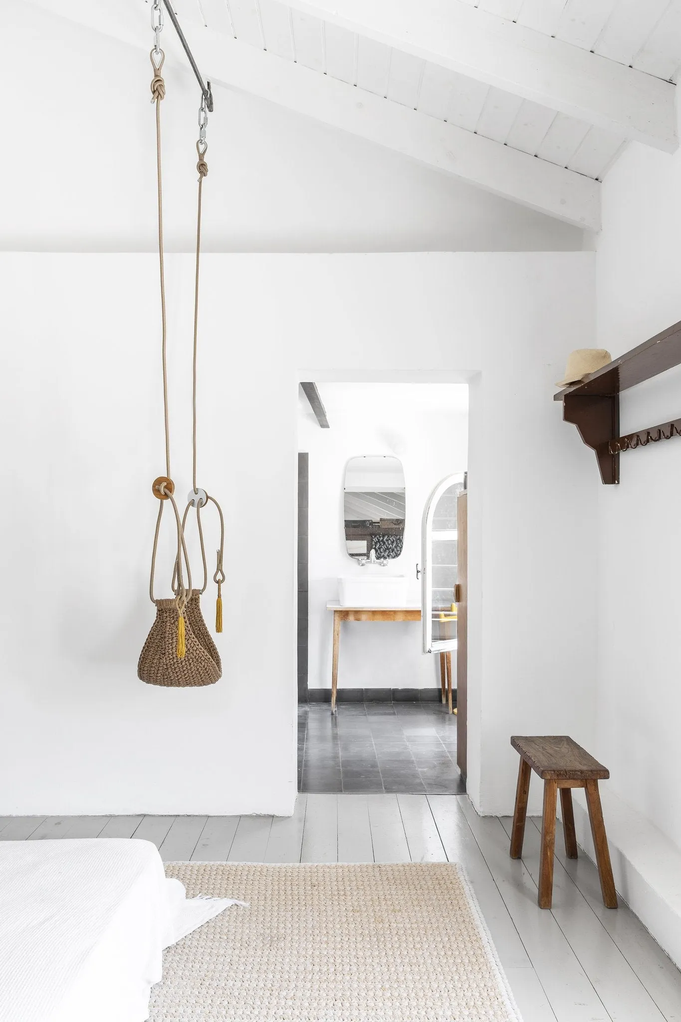 Saddle Swing