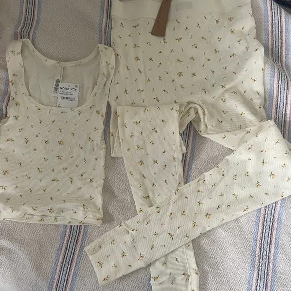 Skims marigold cotton rib leggings and tank set. Size S. NWT.