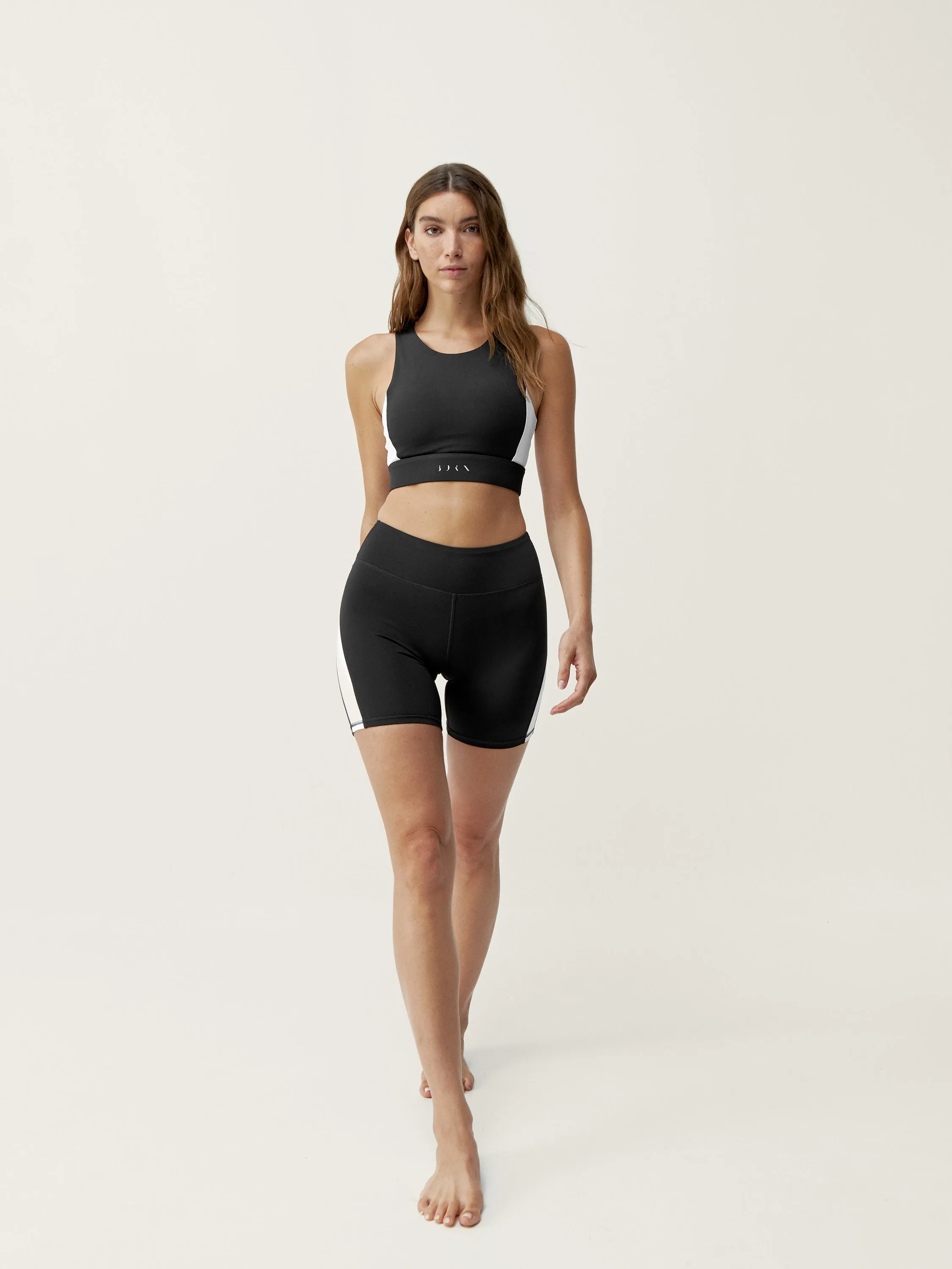Top Latika Black/White
