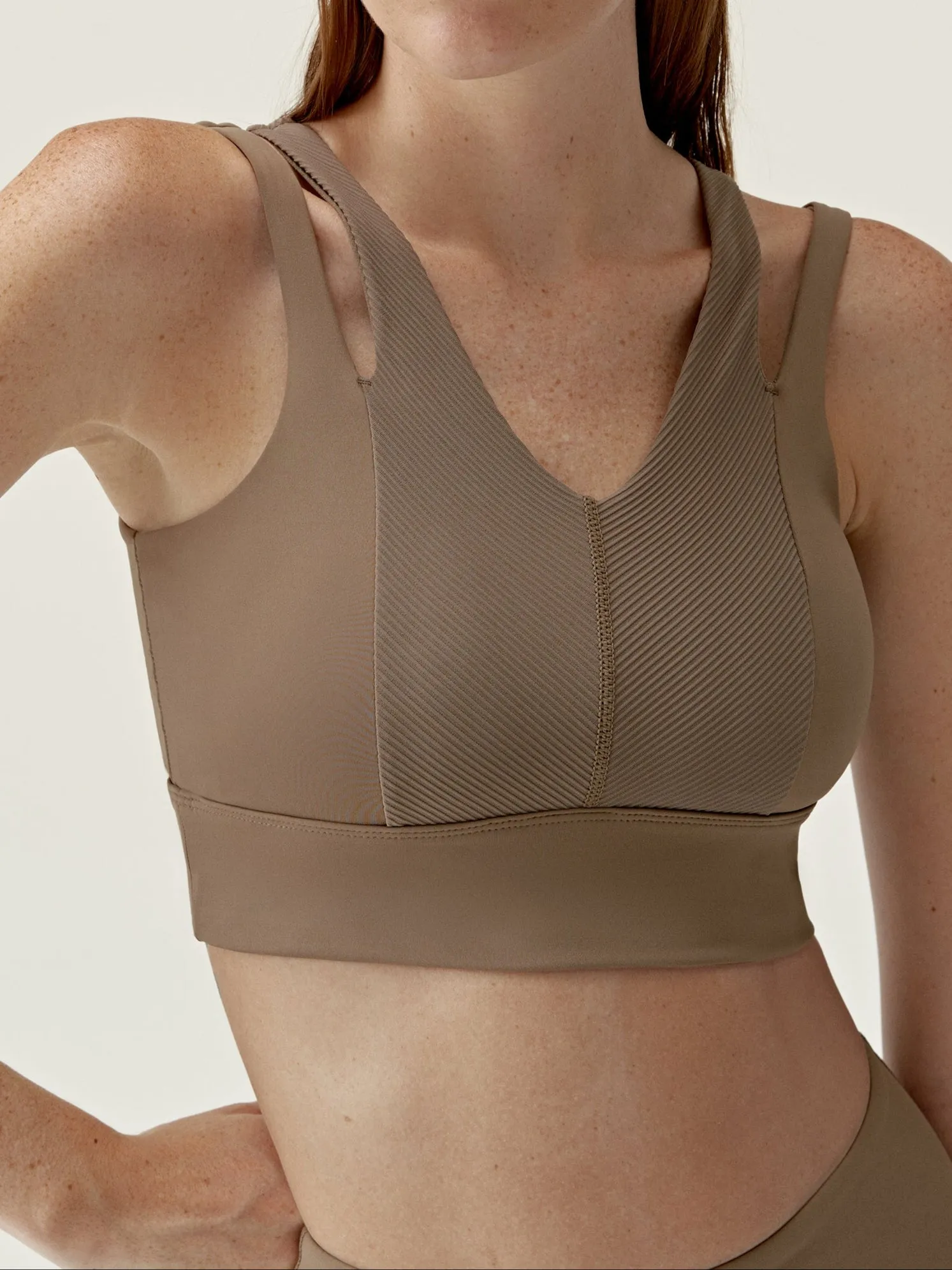Top Reka Walnut