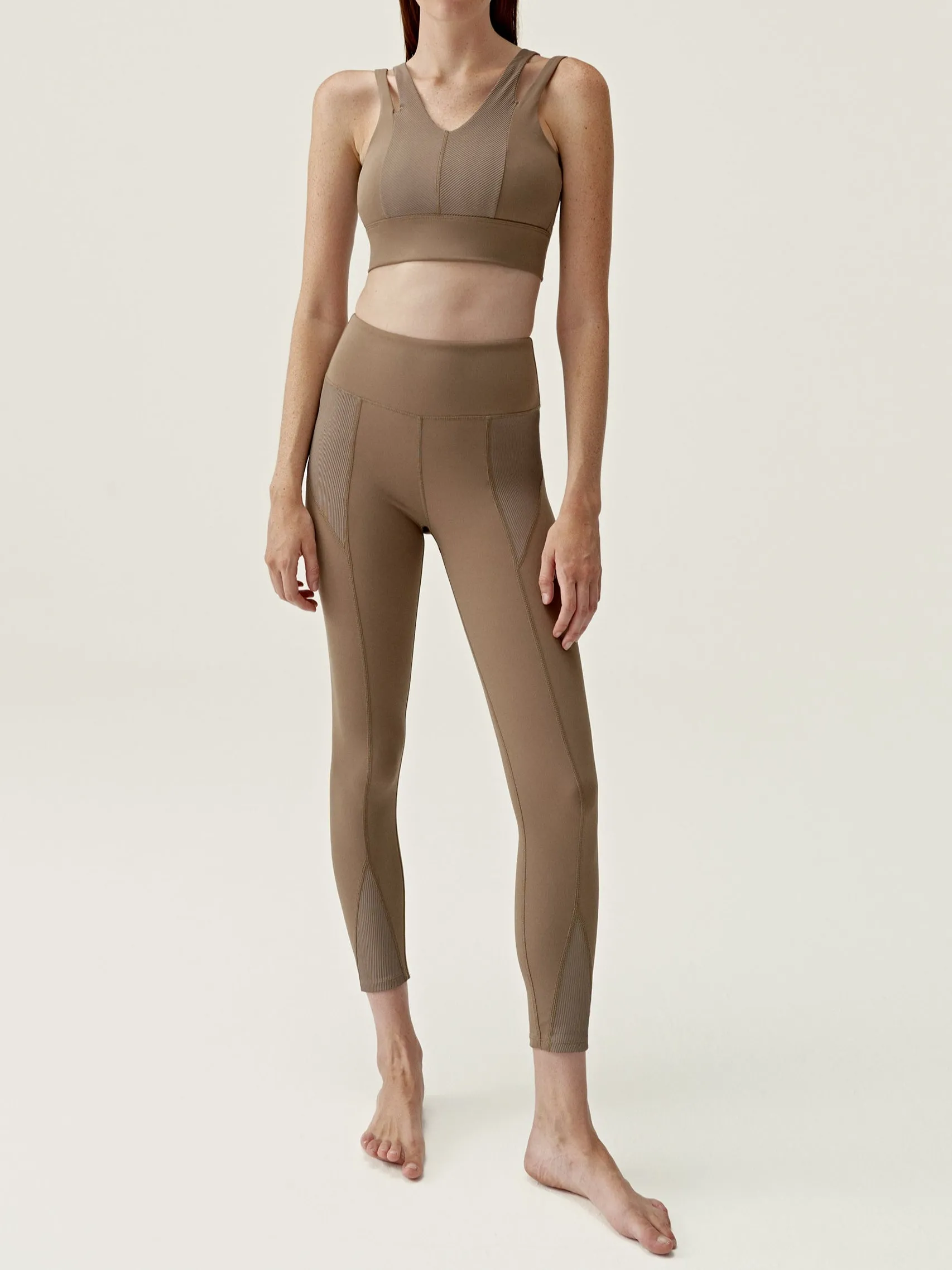 Top Reka Walnut
