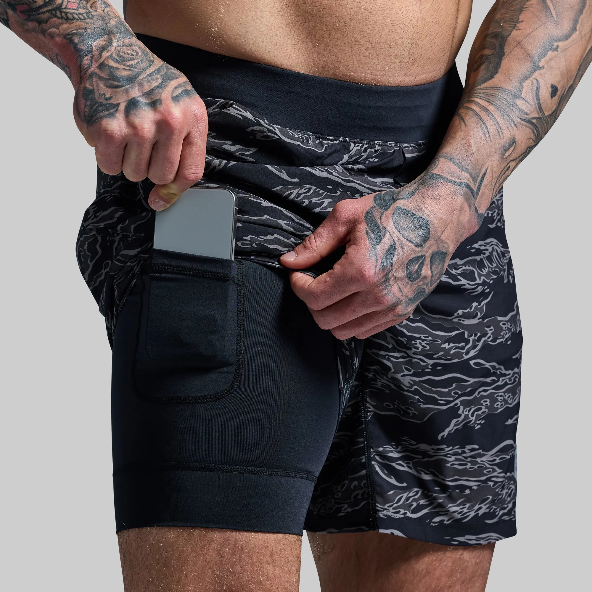 Versatile Short w/ Compression 7" (Night Tiger)