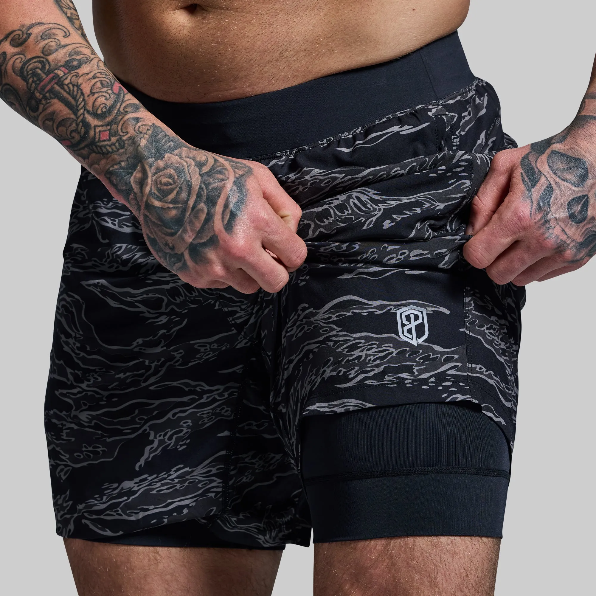 Versatile Short w/ Compression 7" (Night Tiger)