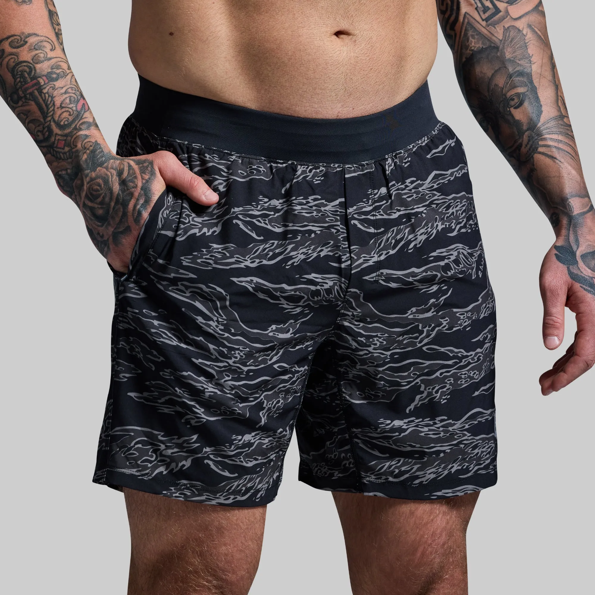 Versatile Short w/ Compression 7" (Night Tiger)