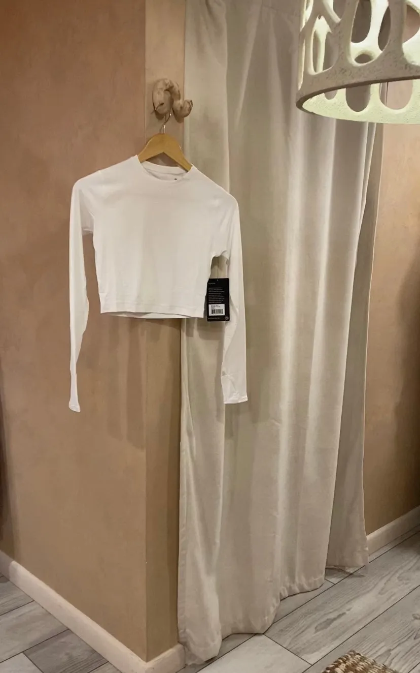 White Everyday Crop Rash Guard by BloqUv