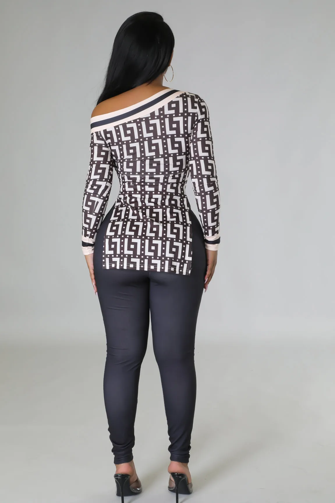 Women's Off The Shoulder Graphic Design Side slits Pink/Black Legging Set