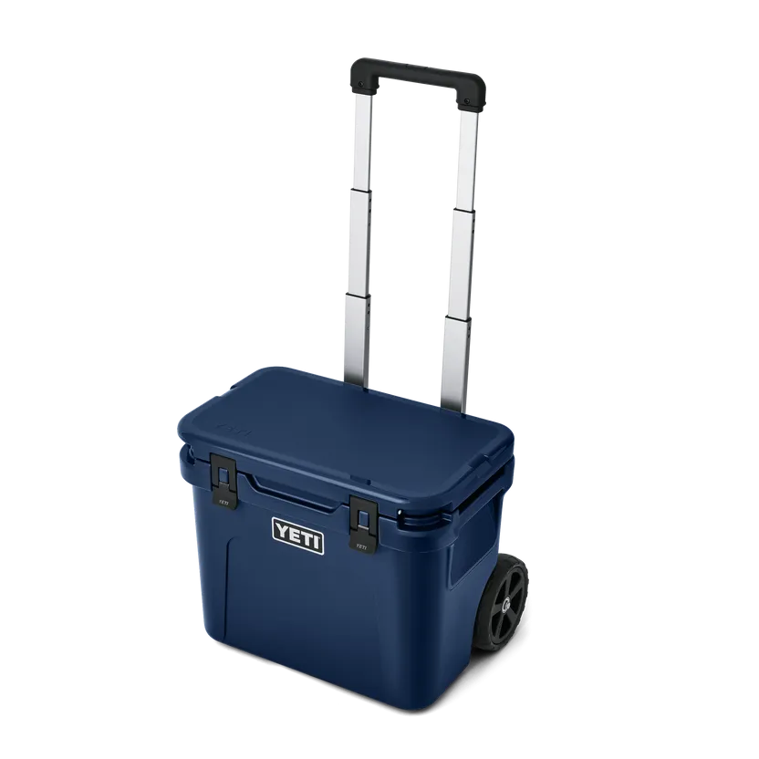Yeti - Roadie 32 Wheeled Cooler - Navy
