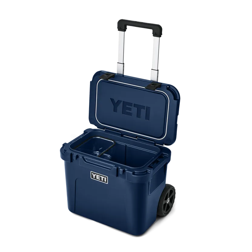 Yeti - Roadie 32 Wheeled Cooler - Navy
