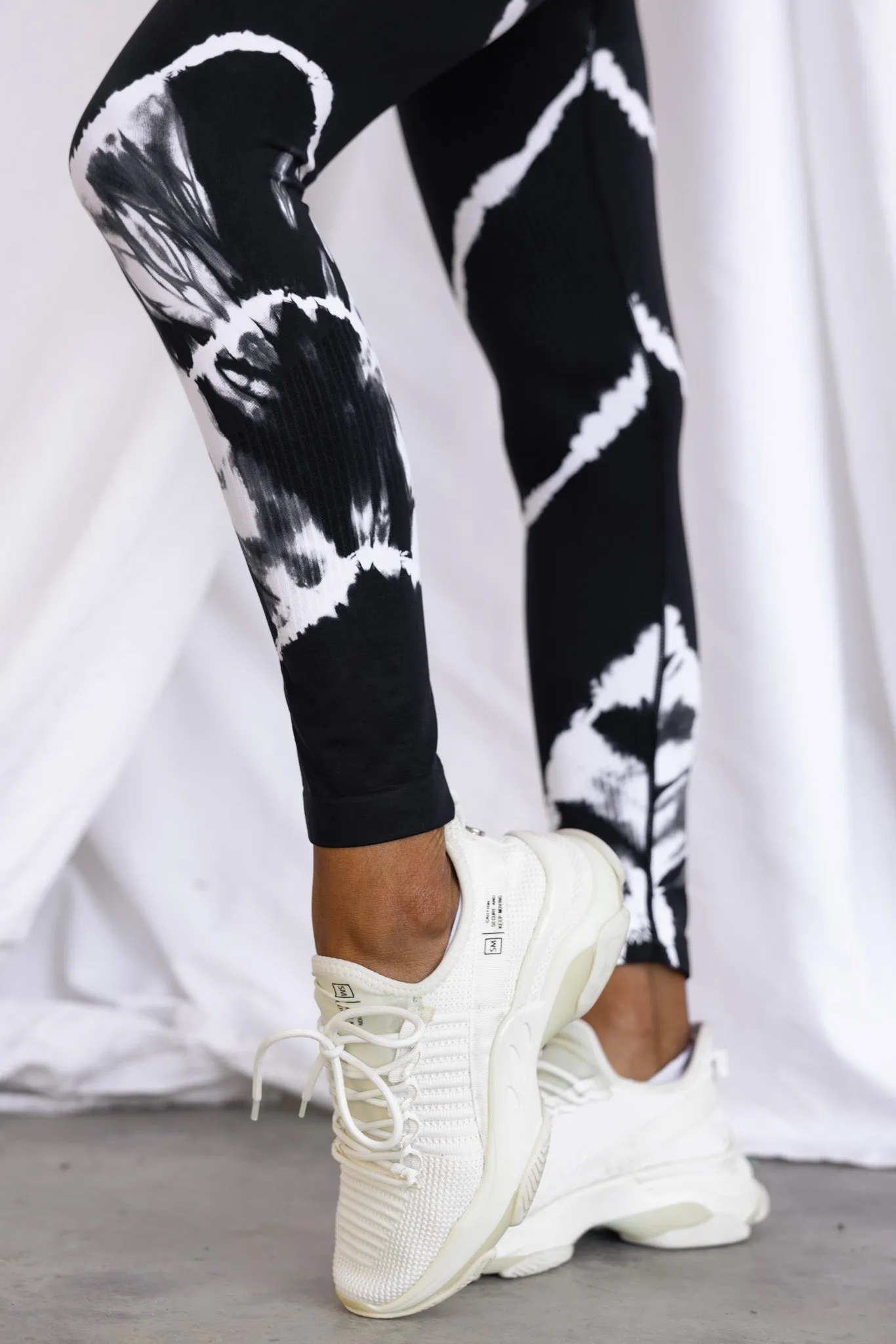 Zone Seamless Leggings - Black Tie Dye