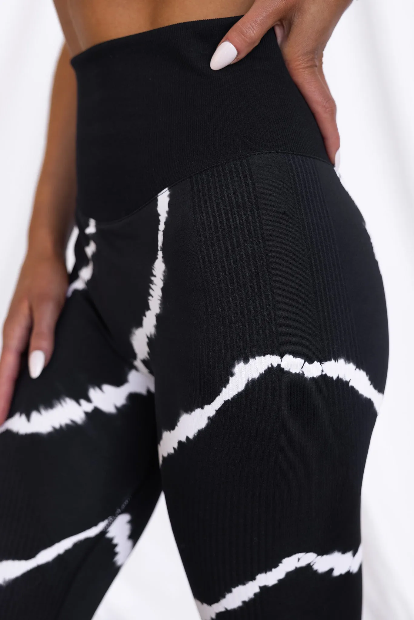 Zone Seamless Leggings - Black Tie Dye