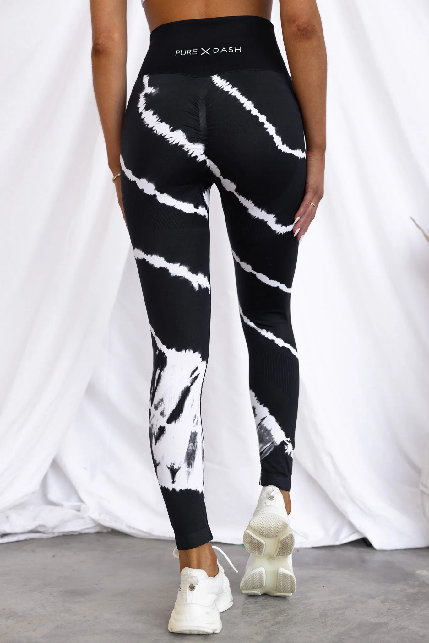Zone Seamless Leggings - Black Tie Dye